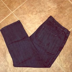 Dark wash Capri denim jeans